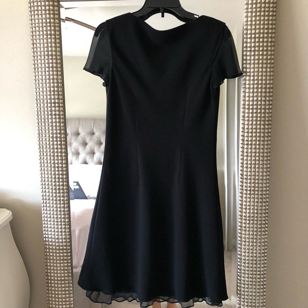 Black dress - Picture 6 of 7